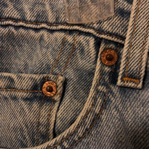 560 Levi’s, Loose Fit Tapered Leg, 36 x 32 - Picture 5 of 8